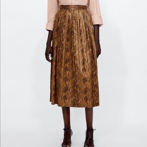 Zara: Snake Print Midi/Maxi Skirt
